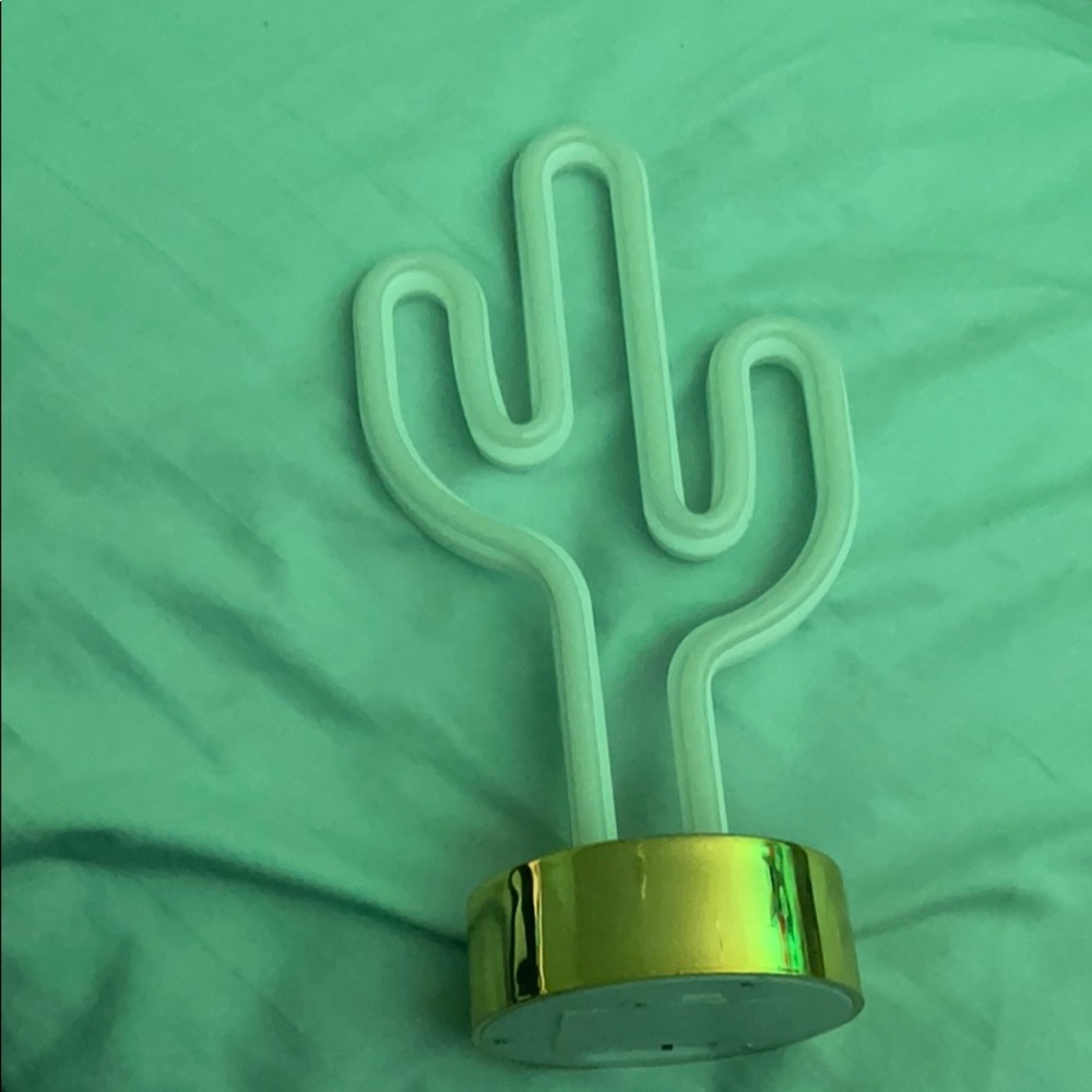 Led green cactus light! - Picture 2 of 4